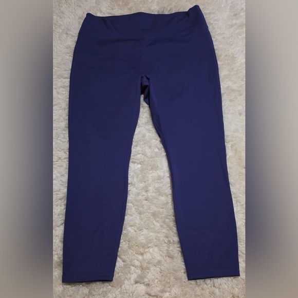 Fabletics Motion 365 Leggings Modern Fit EUC - Picture 7 of 7